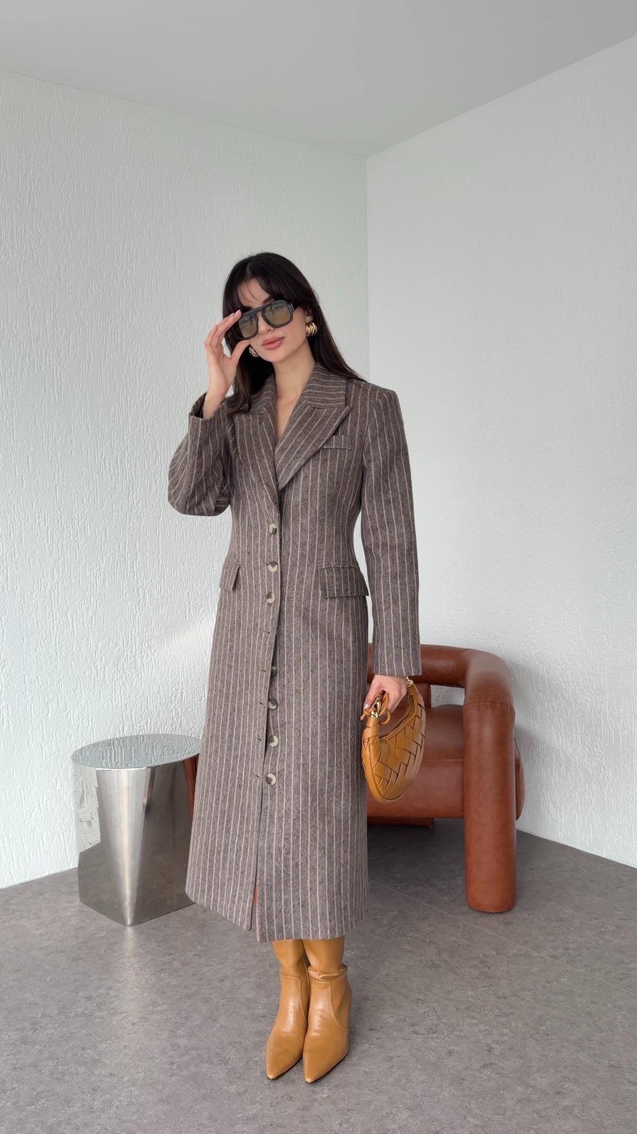 Premium Tailored Brown Wool-Blend Coat