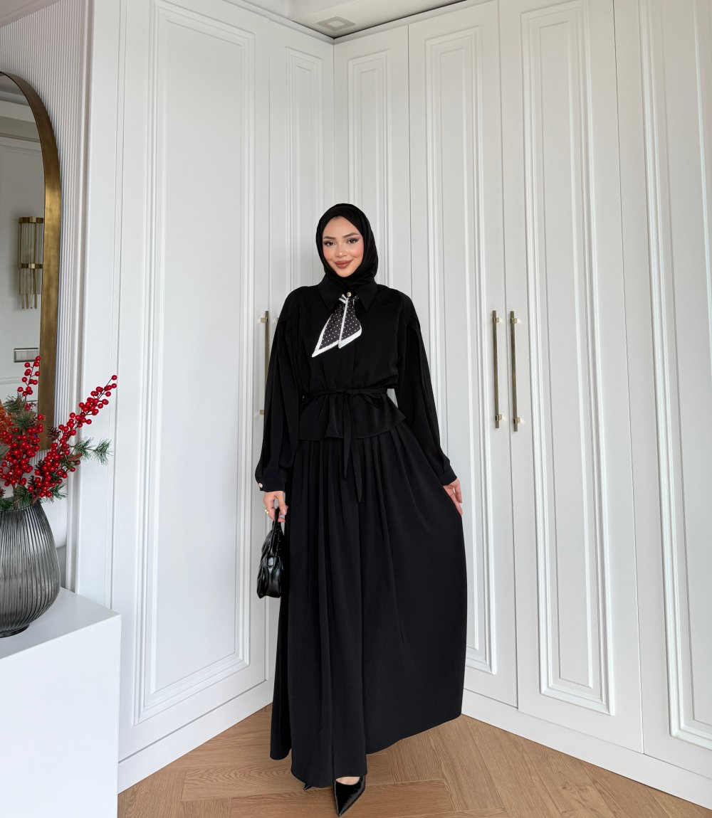 Chic Skirt Set in Black with scarf