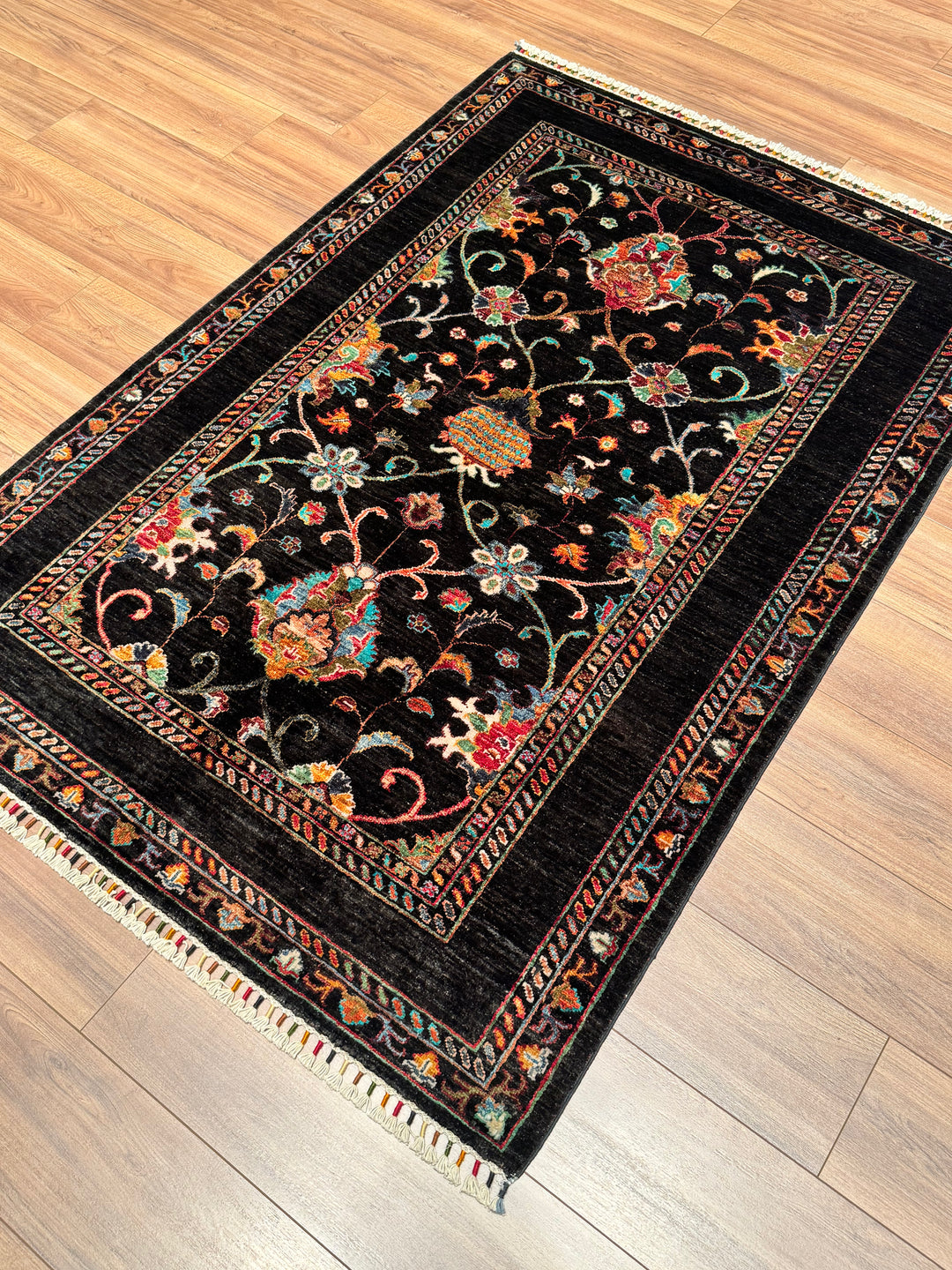 SULTANİ BİNBİRGECE ORJİNAL EL DOKUMASI SİYAH KÖK BOYA YÜN HALI 125X184 2.30 METREKARE - 4X6 FT