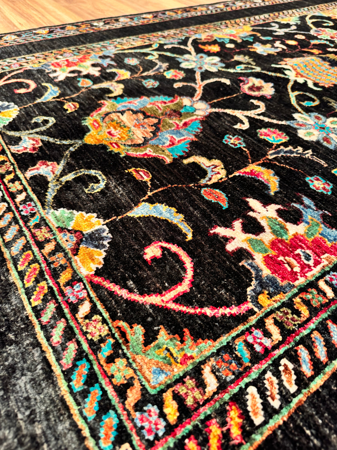SULTANİ BİNBİRGECE ORJİNAL EL DOKUMASI SİYAH KÖK BOYA YÜN HALI 125X184 2.30 METREKARE - 4X6 FT