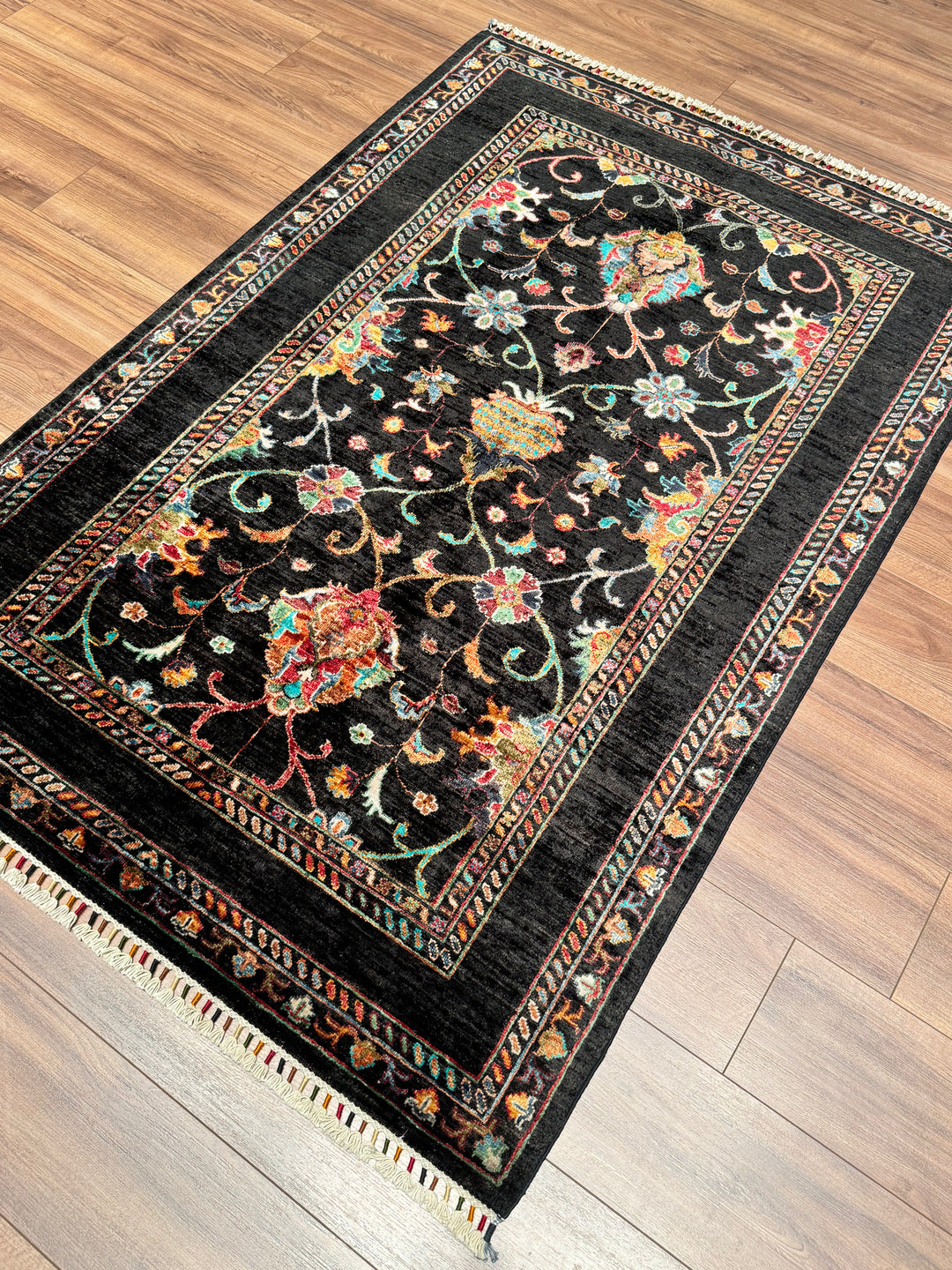 SULTANİ BİNBİRGECE ORJİNAL EL DOKUMASI SİYAH KÖK BOYA YÜN HALI 125X184 2.30 METREKARE - 4X6 FT