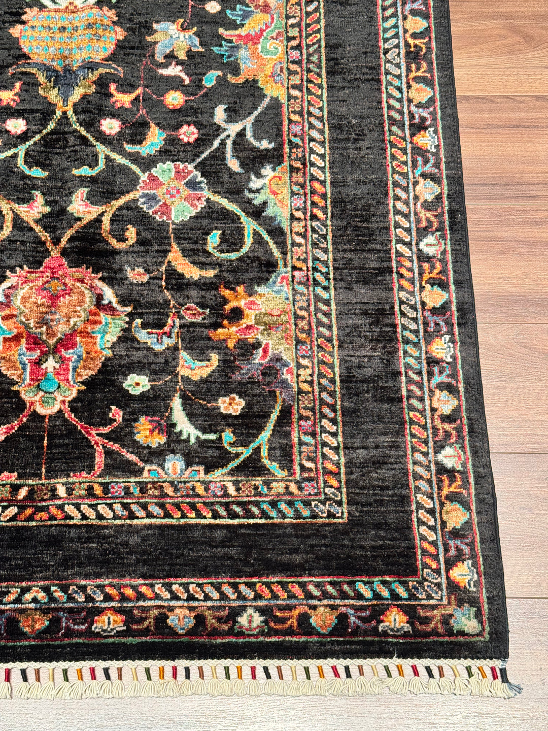 SULTANİ BİNBİRGECE ORJİNAL EL DOKUMASI SİYAH KÖK BOYA YÜN HALI 125X184 2.30 METREKARE - 4X6 FT