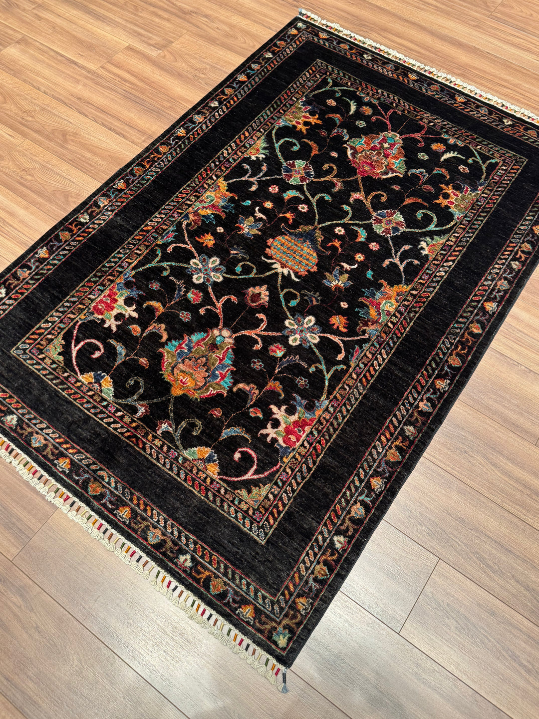 SULTANİ BİNBİRGECE ORJİNAL EL DOKUMASI SİYAH KÖK BOYA YÜN HALI 126X185 2.33 METREKARE - 5X7 FT