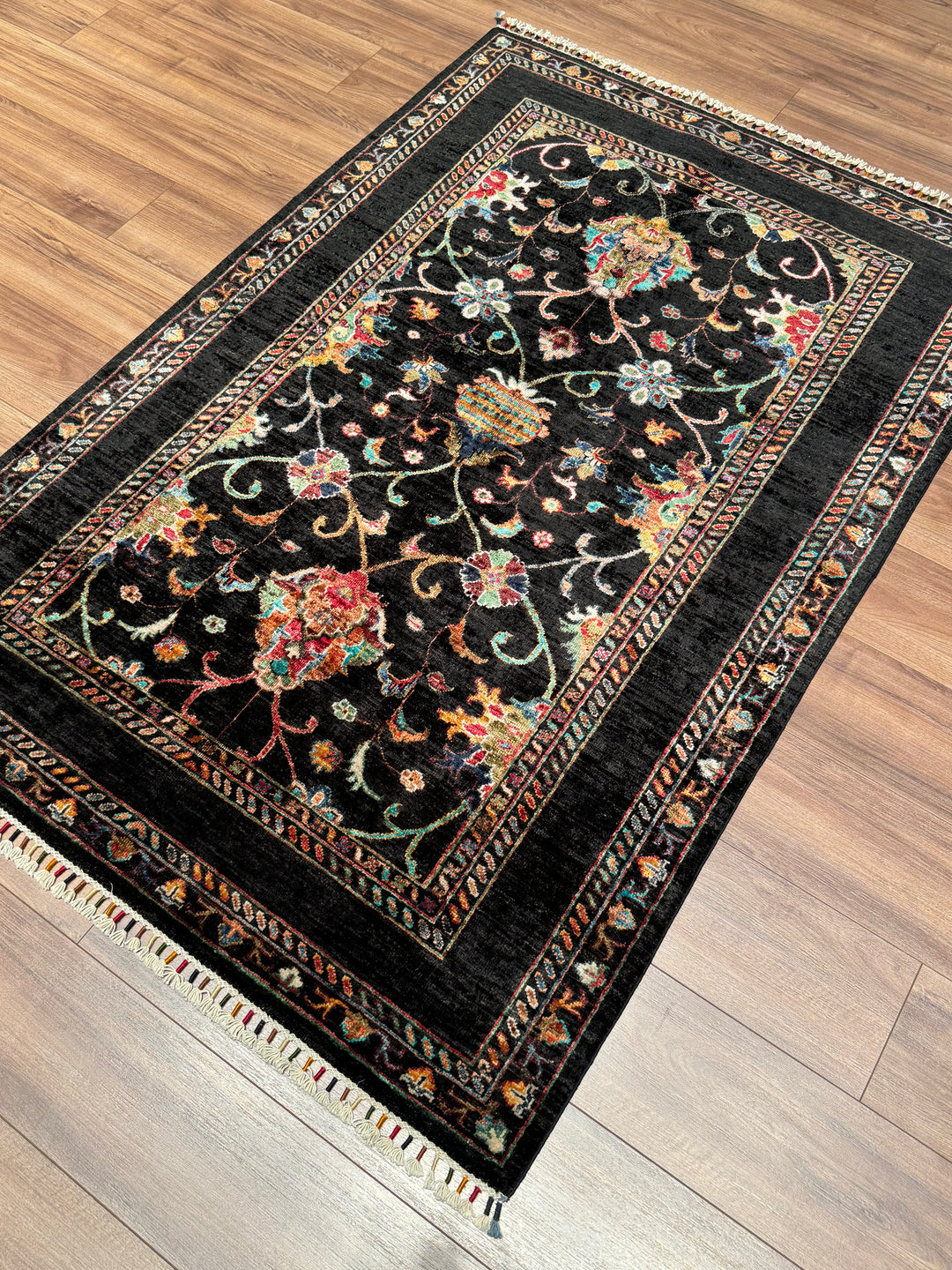 SULTANİ BİNBİRGECE ORJİNAL EL DOKUMASI SİYAH KÖK BOYA YÜN HALI 126X185 2.33 METREKARE - 5X7 FT