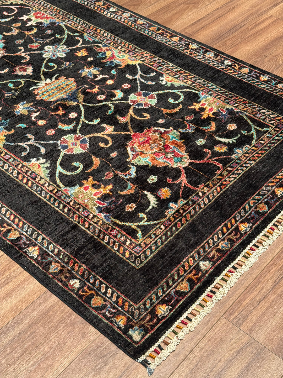 SULTANİ BİNBİRGECE ORJİNAL EL DOKUMASI SİYAH KÖK BOYA YÜN HALI 126X185 2.33 METREKARE - 5X7 FT