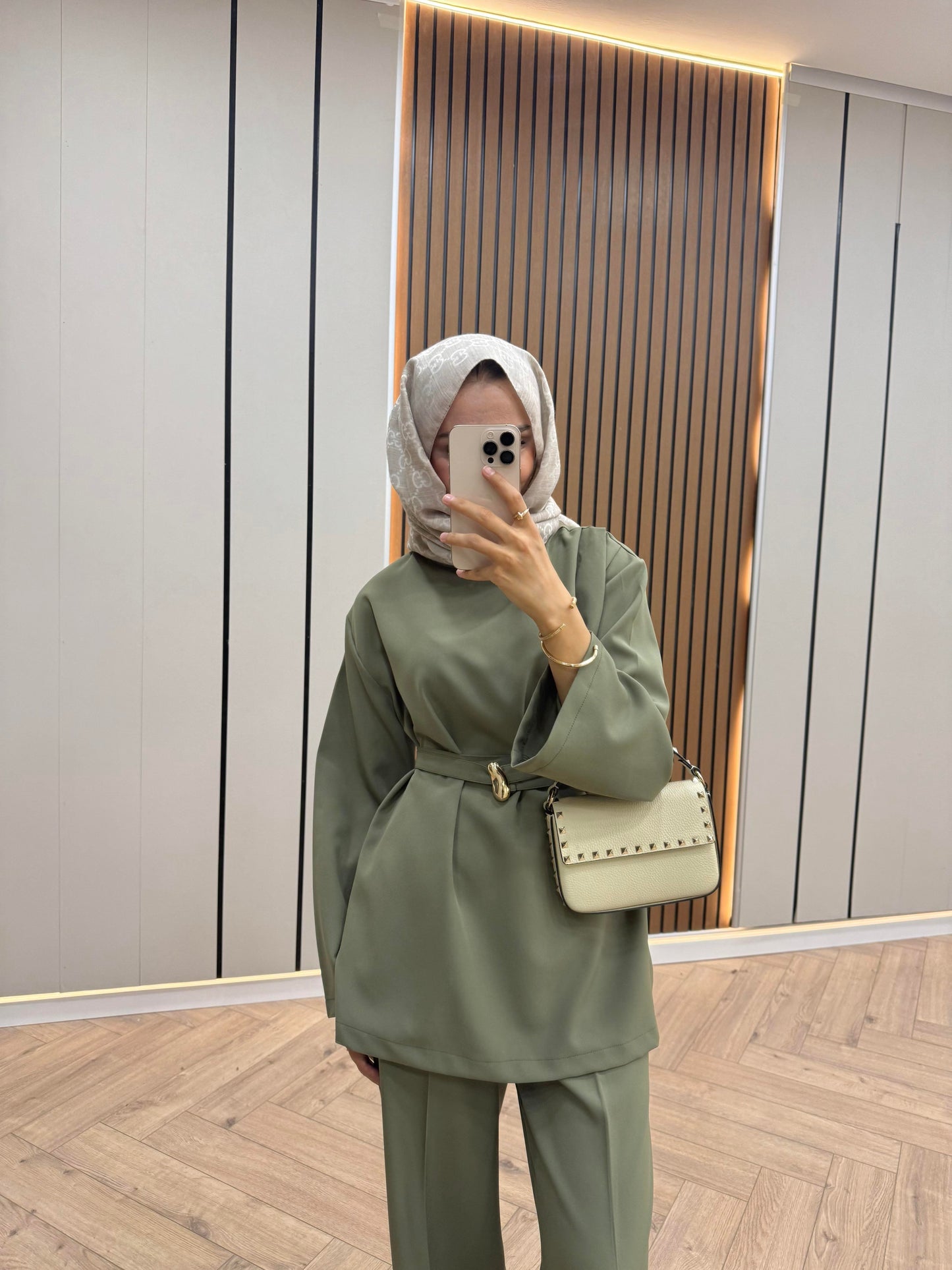 Gold Brooch-Detail Pants Set – Khaki