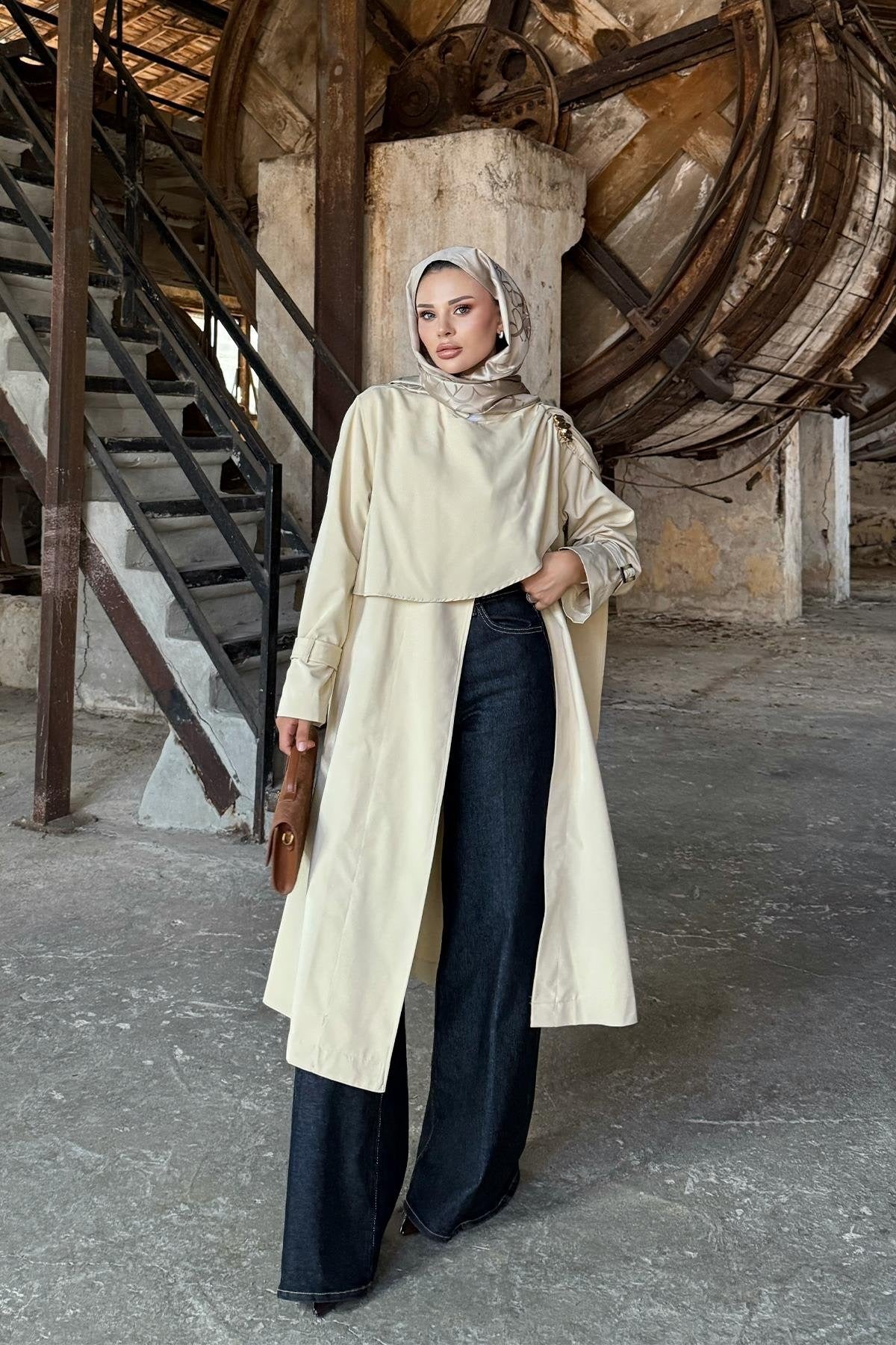 Brooch Detailed Shawl Collar Trenchcoat - Beige