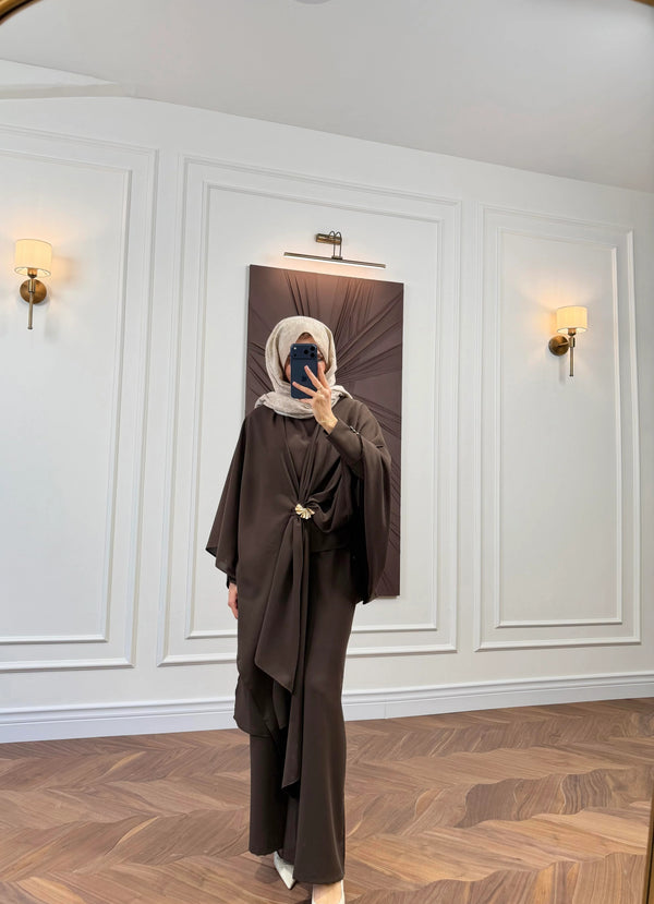 Brown Cape-Sleeve Co-ord Set with Gold Brooch Detail