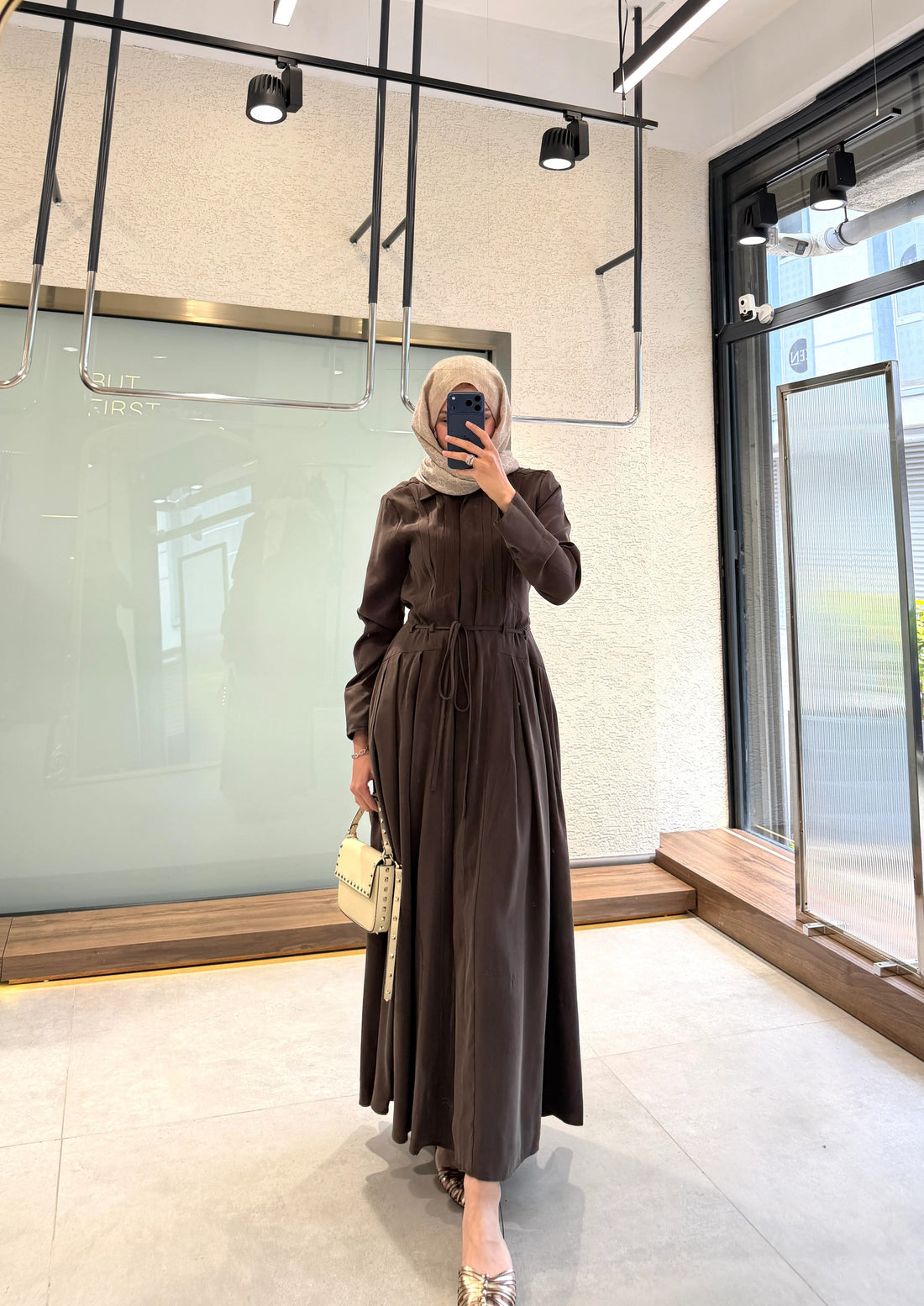 Kahverengi Tencel™ Karışımı Maksi Elbise