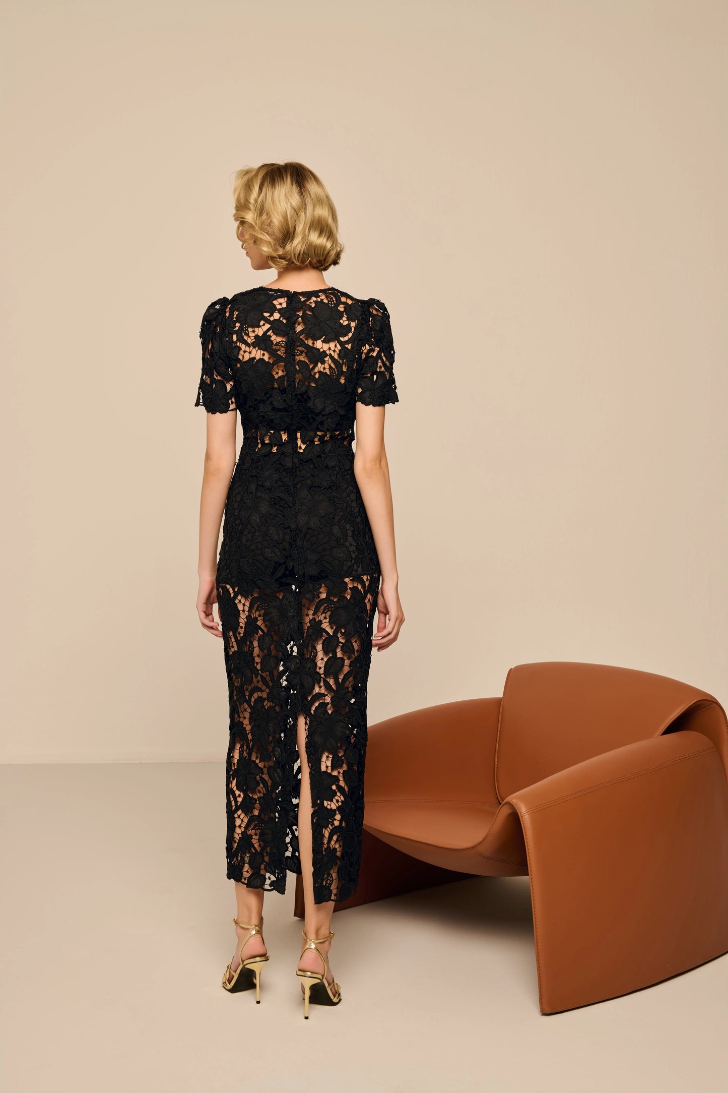 V-Neck Fitted Lace Dress – Black
