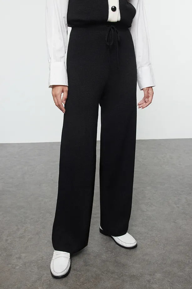 Black & Ecru Trim Buttoned Knit Vest Two-Piece Set