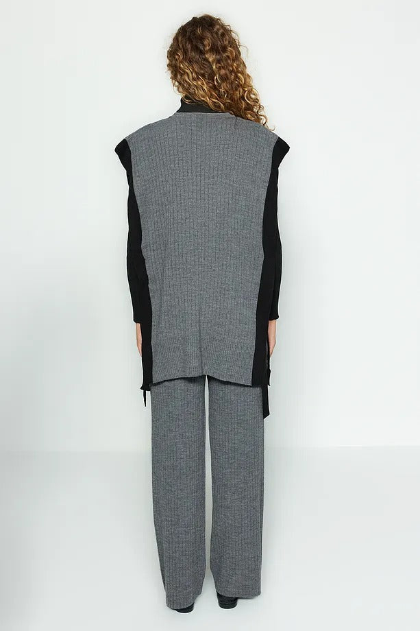Anthracite Color-Block Slit-Detail Knit Vest & Pants Two-Piece Set