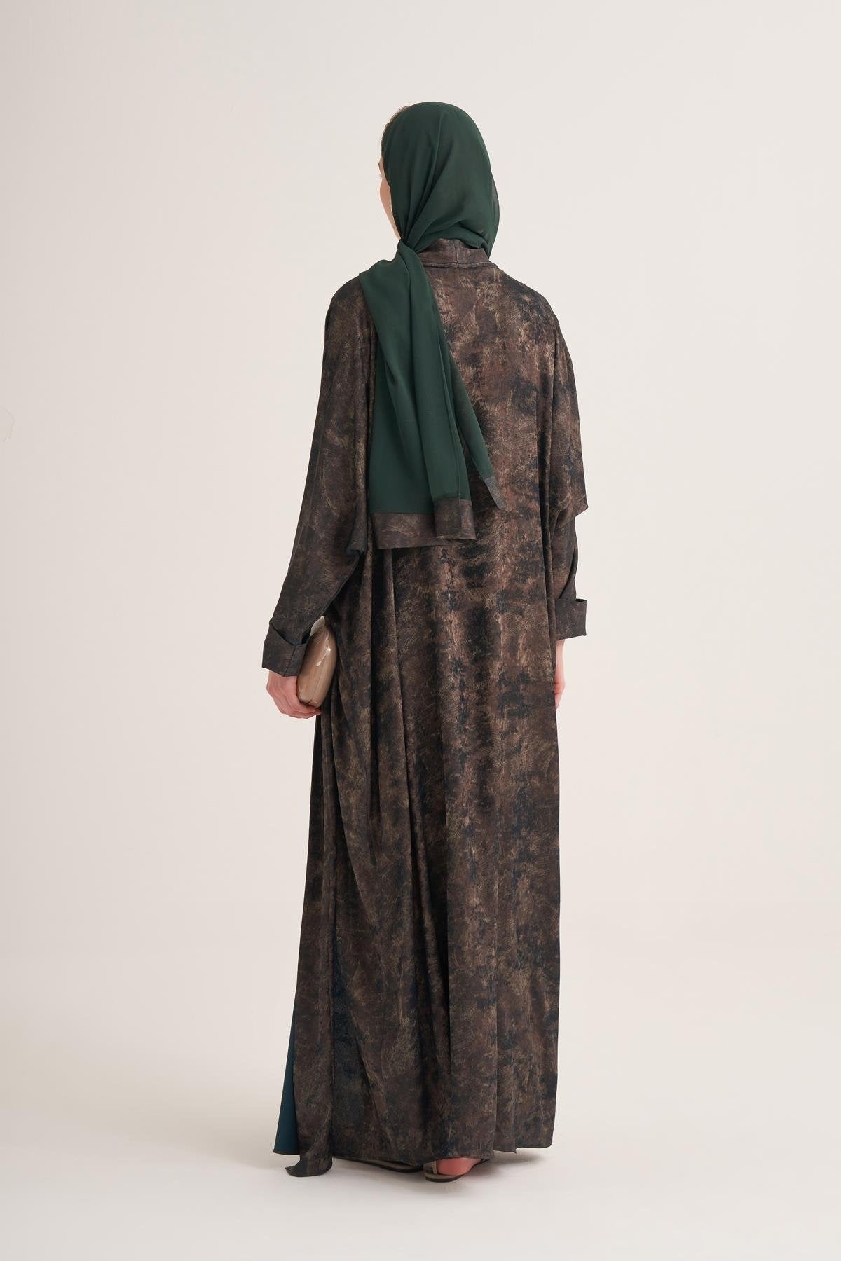 Gold-Textured Open Abaya in Green with Matching Scarf