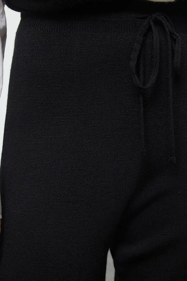 Black & Ecru Trim Buttoned Knit Vest Two-Piece Set