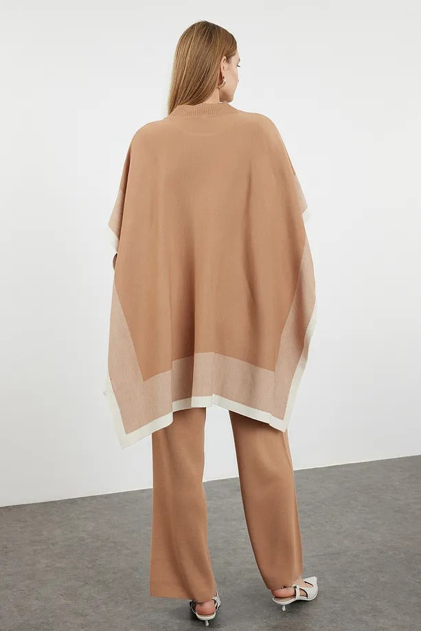 Stone Color-Block Knit Poncho & Pants Two-Piece Set
