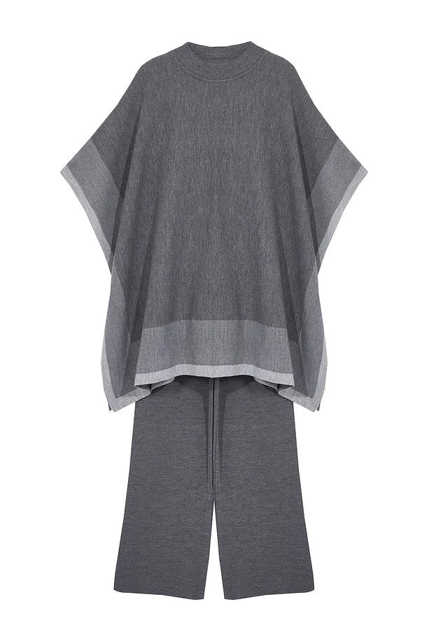 Grey Color-Block Knit Poncho & Pants Two-Piece Set