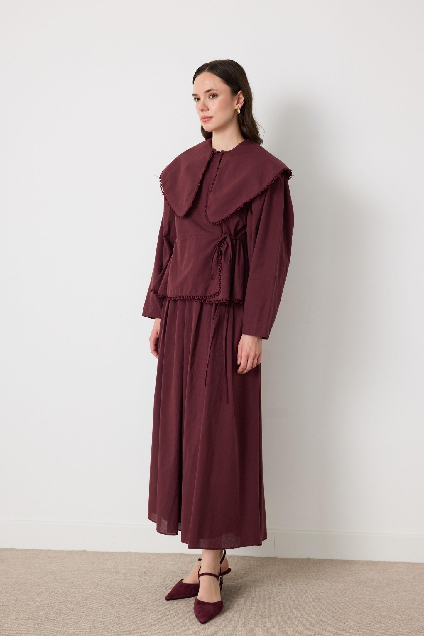 Cotton Linen-Blend 2-Piece Lace Detailed Front-Tie Skirt Set in Burgundy