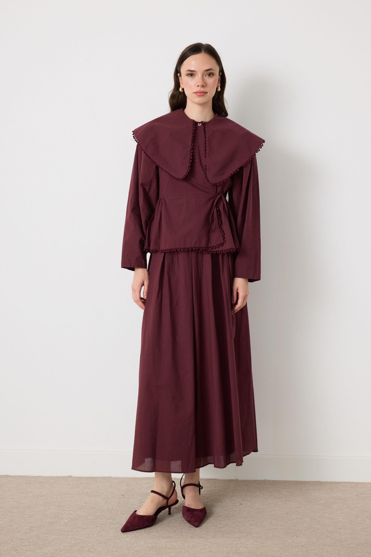 Cotton Linen-Blend 2-Piece Lace Detailed Front-Tie Skirt Set in Burgundy