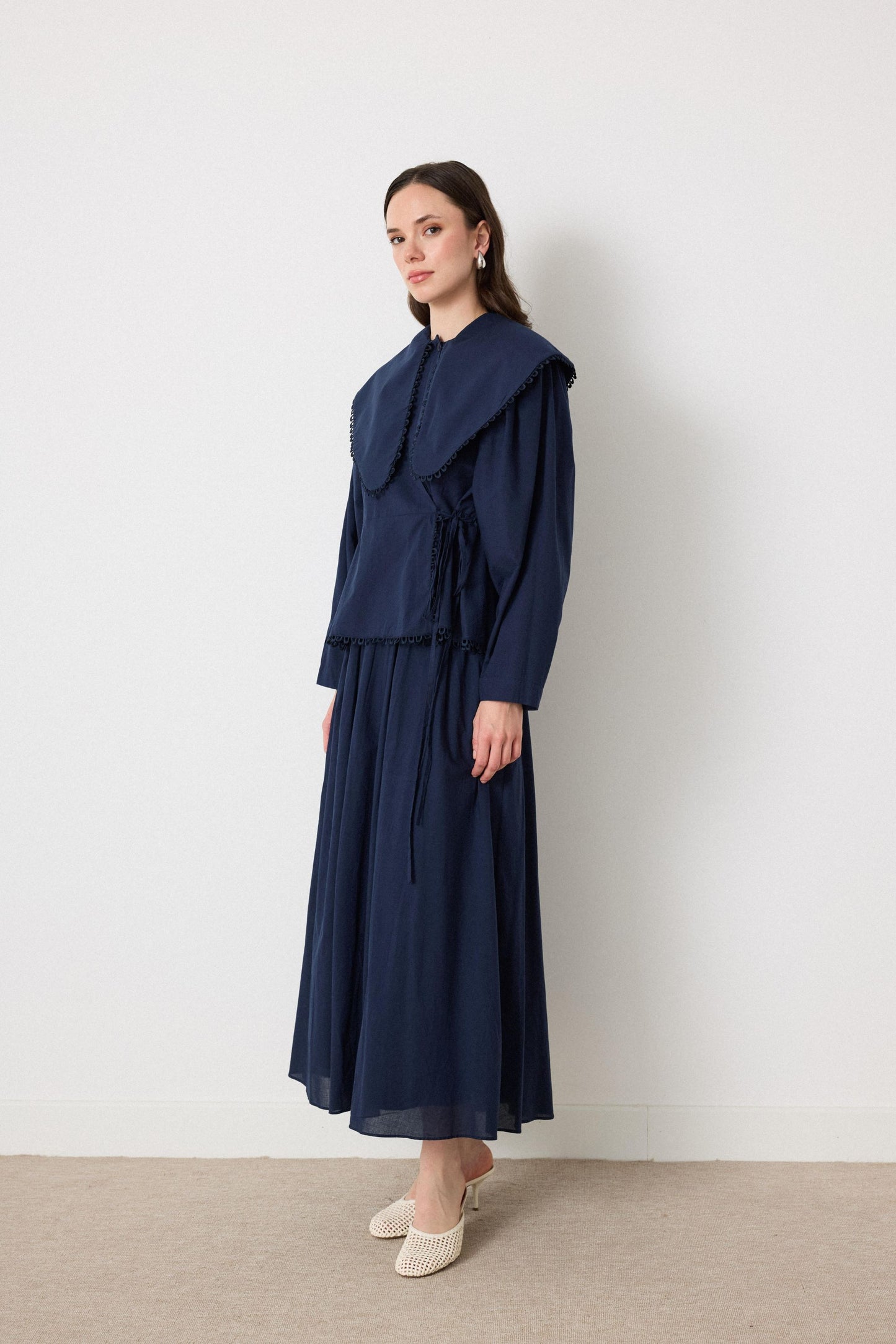 Cotton Linen-Blend 2-Piece Lace Detailed Front-Tie Skirt Set in Navy Blue