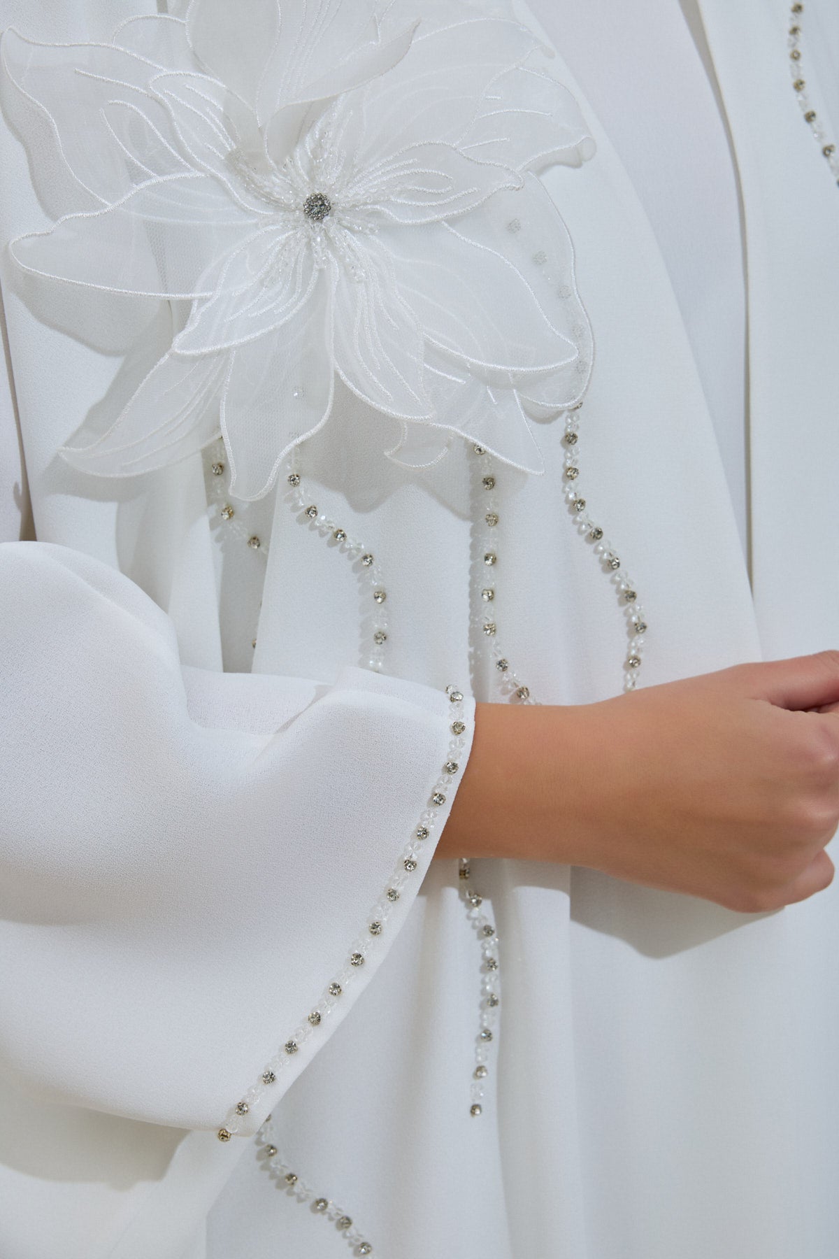 White Crystal Embellished Flower Abaya - sonafey