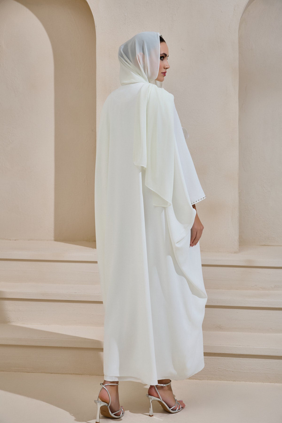 White Crystal Embellished Flower Abaya - sonafey