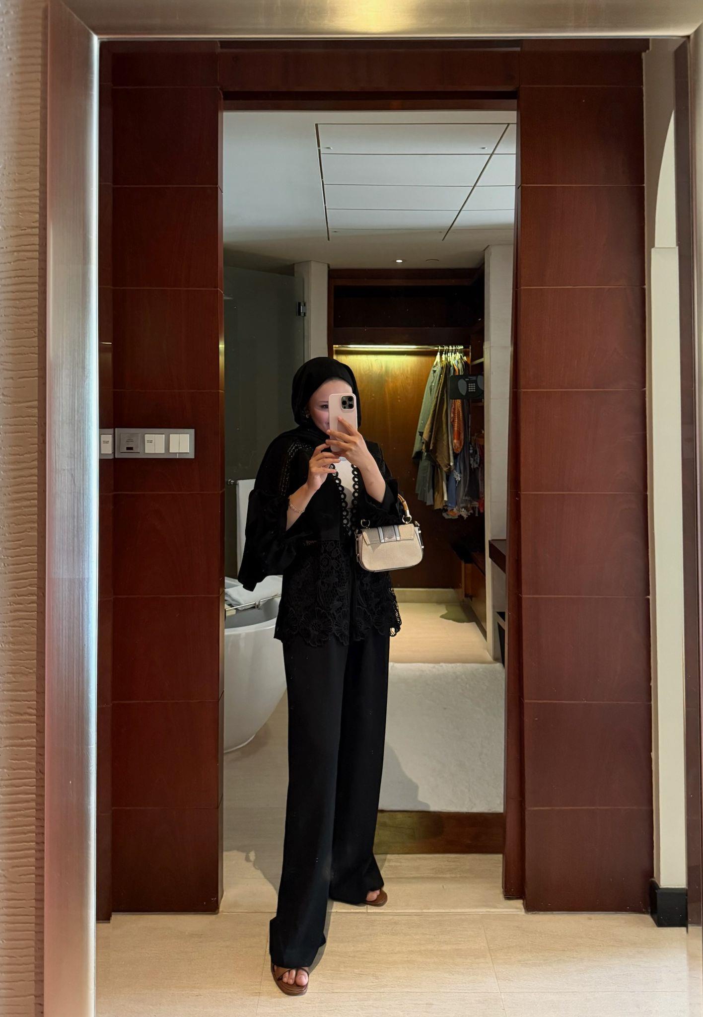 Lace-Trimmed Black Crinkle Fabric Kimono & Pants Set