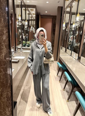 Two-Piece Knitwear Set – Grey