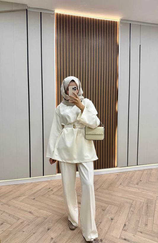 Gold Brooch-Detail Pants Set – Cream