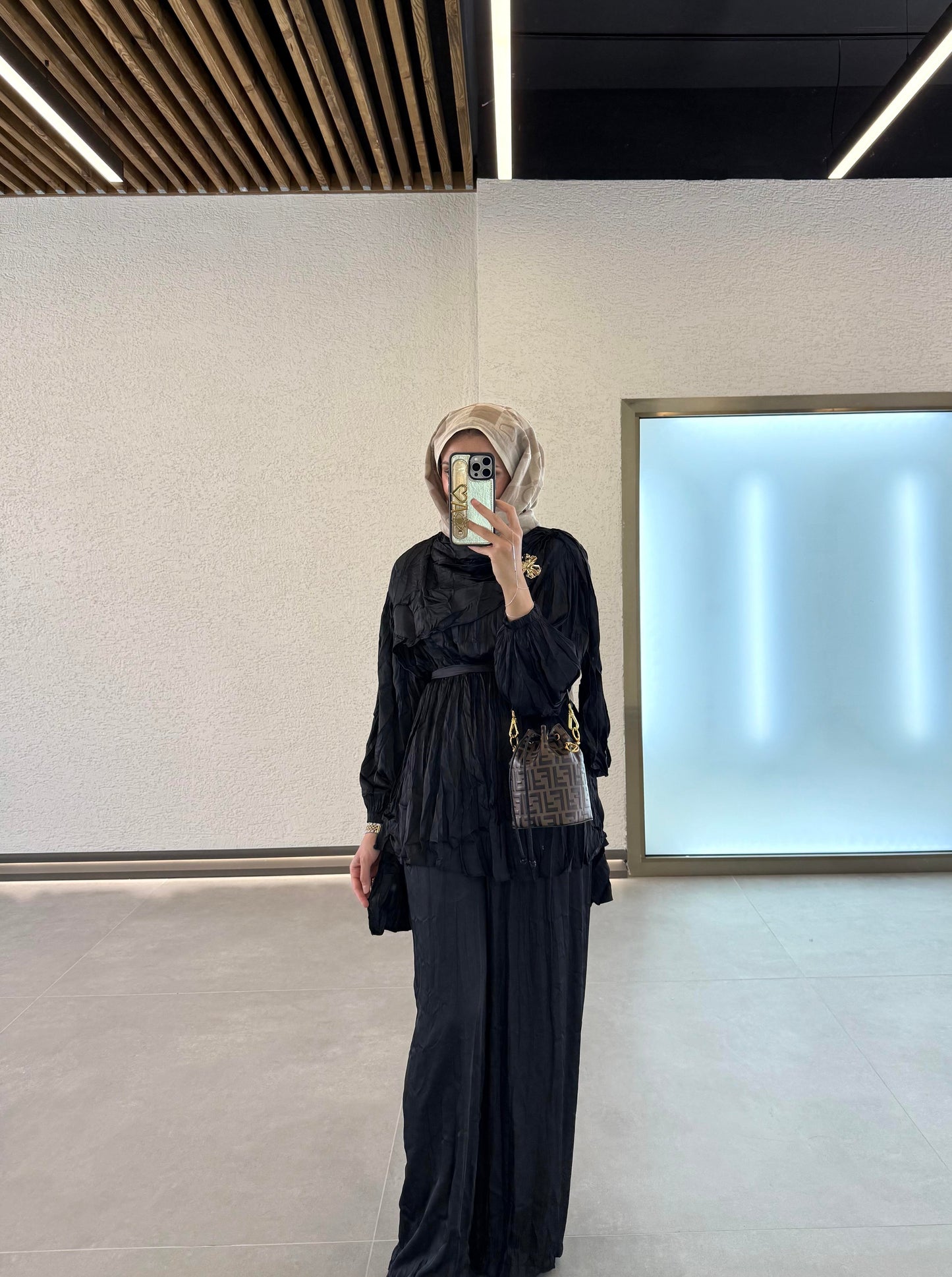 Crinkled Satin Silk Shawl Collar Set in Black