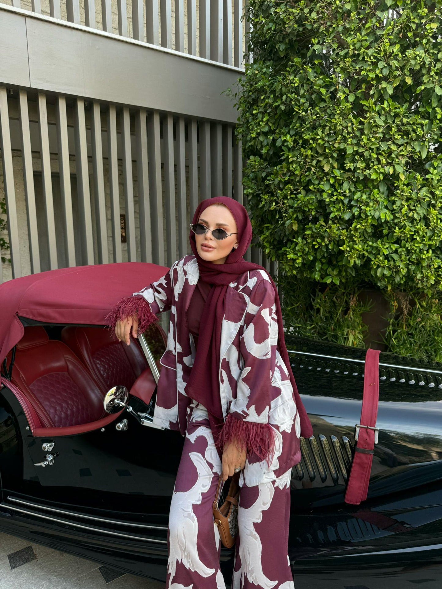 Feather-Trimmed Blazer & Pants Set – Burgundy