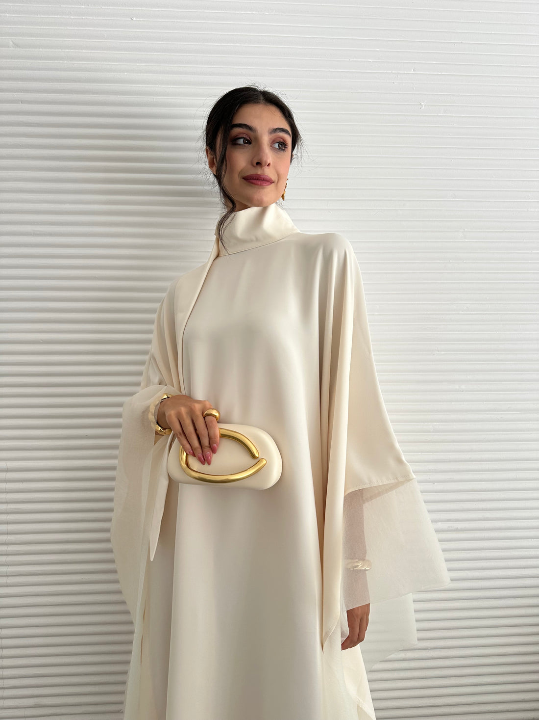 Krem Organze Detaylı Kaftan Elbise