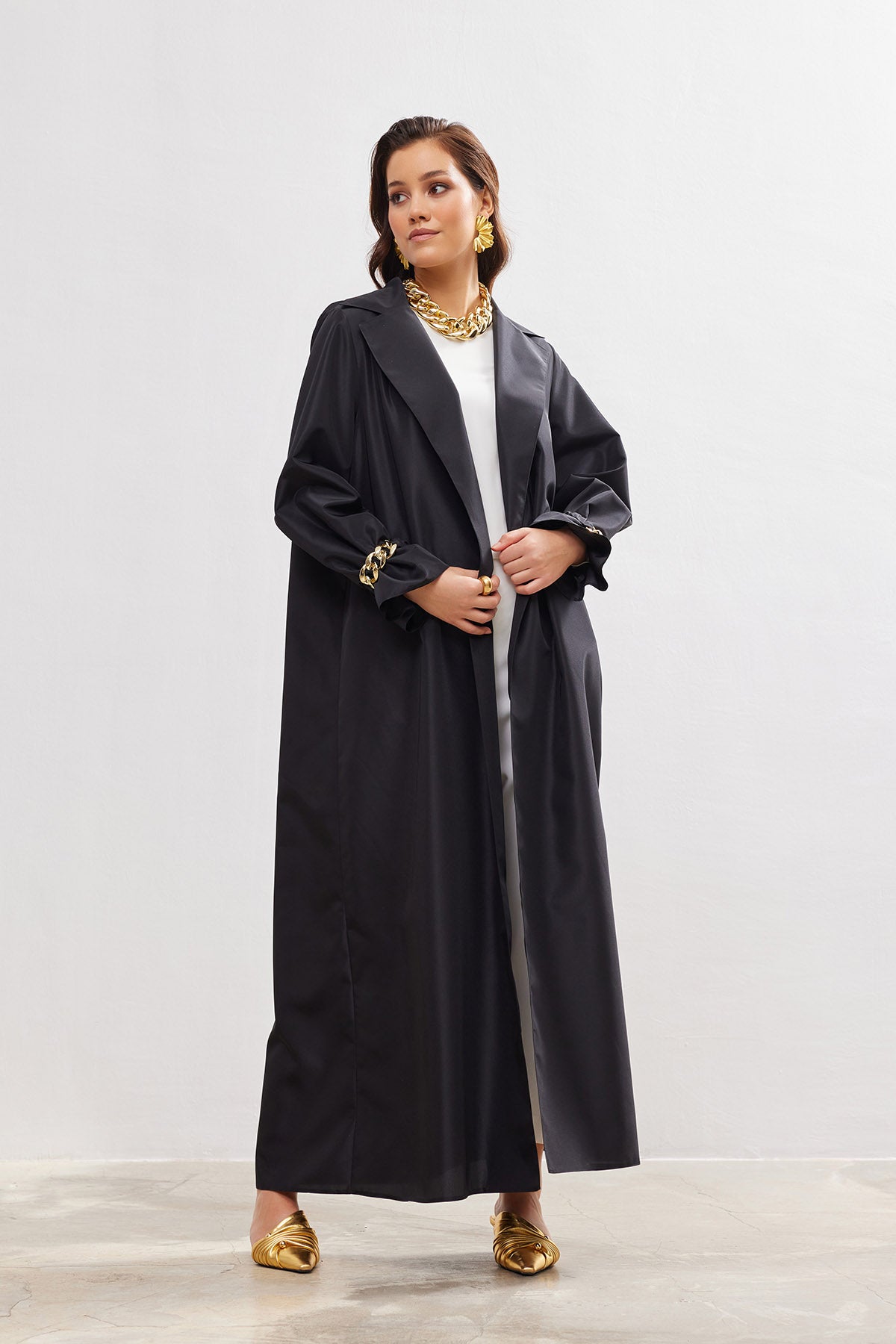 Black Chain Detailed Taffeta Trench Abaya