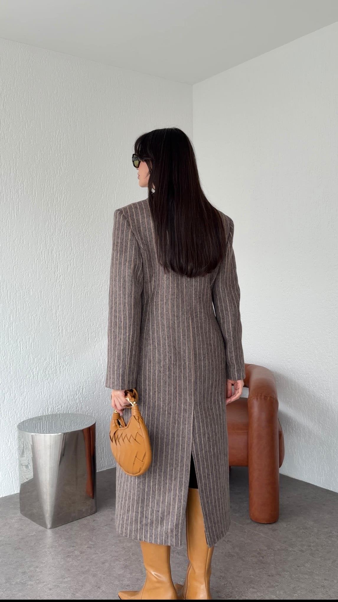 Premium Tailored Brown Wool-Blend Coat