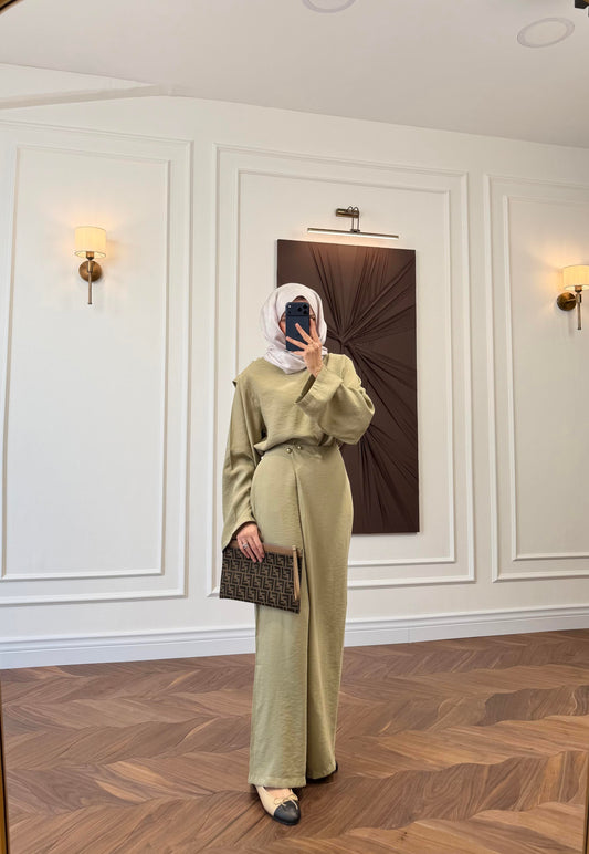 Tencel Oversized Top & Wide-Leg Trouser Co-ord Set with Brooch Waist Detail Green