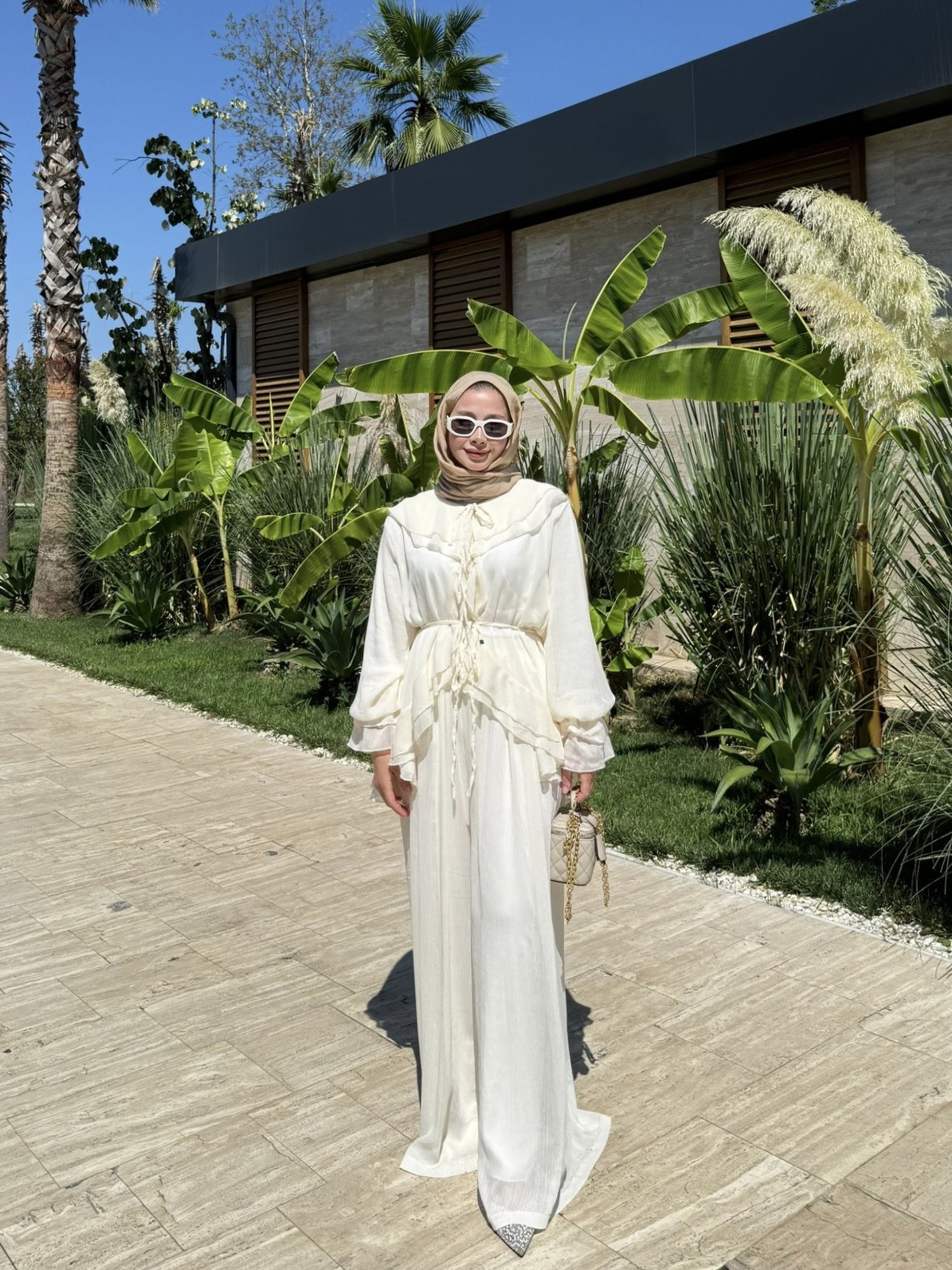 Ghalia Chiffon Two-Piece Set with Trousers – Ecru