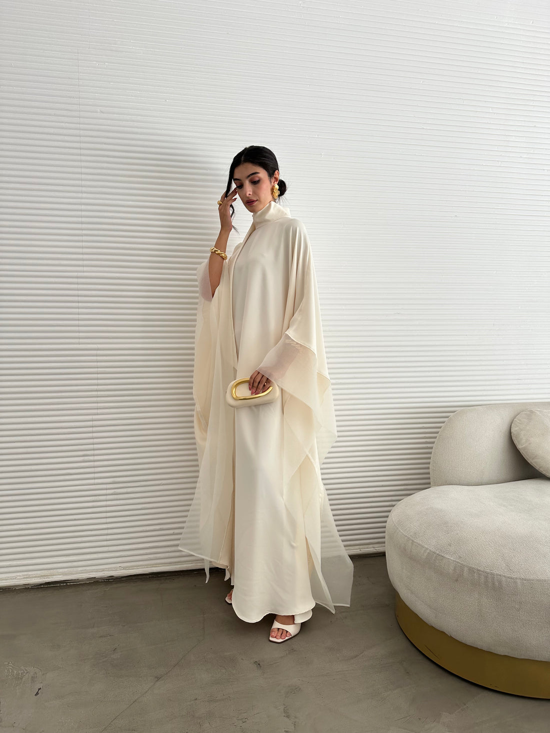 Krem Organze Detaylı Kaftan Elbise