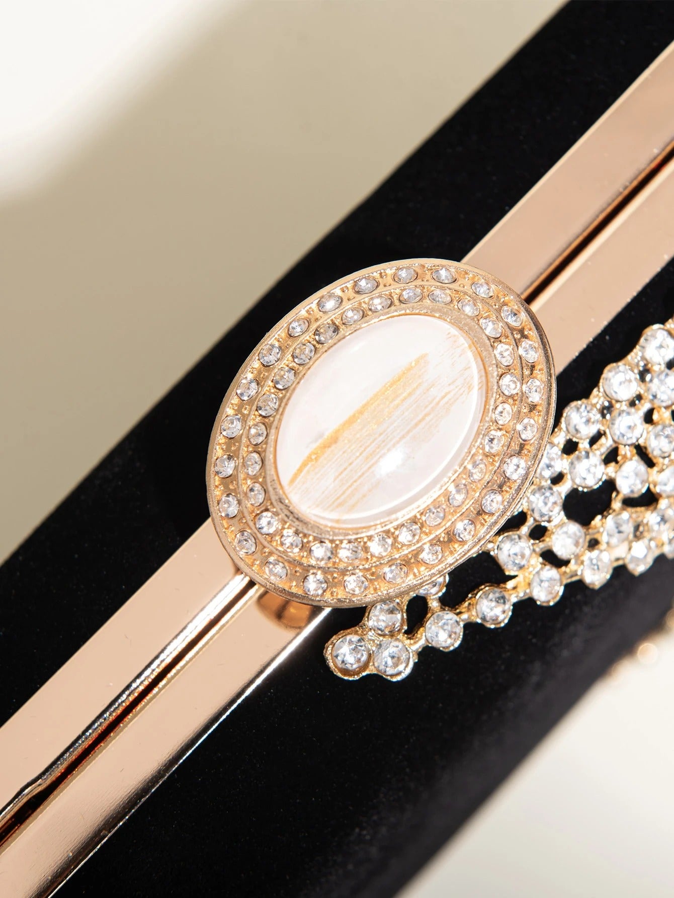 Mini Rhinestone Decor Chain Box Bag