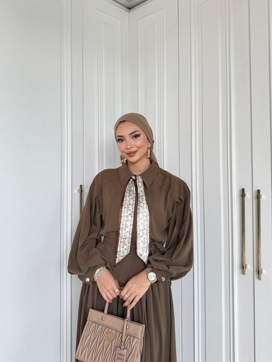 Chic Skirt Set in Brown with scarf