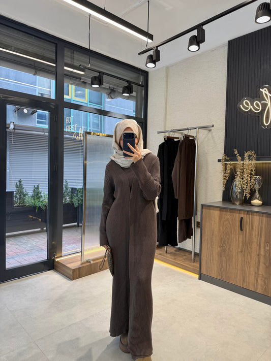 Cozy 3-Piece Knit Set – Brown