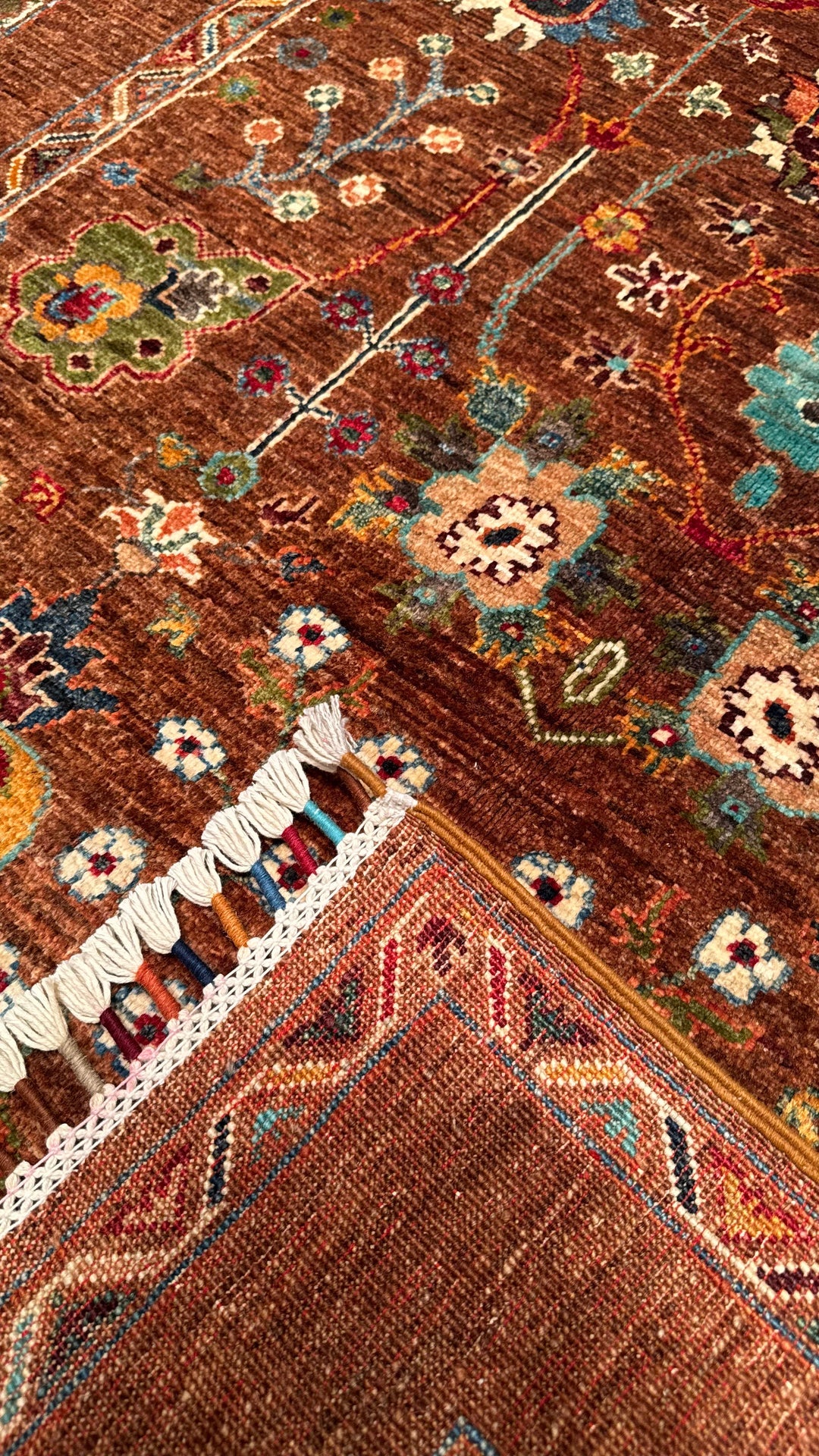 SULTANİ ÇİÇEKLİ ORJİNAL EL DOKUMASI KAHVERENGİ KÖK BOYA YÜN HALI 121X192 2.32 METREKARE - 4X6 FT