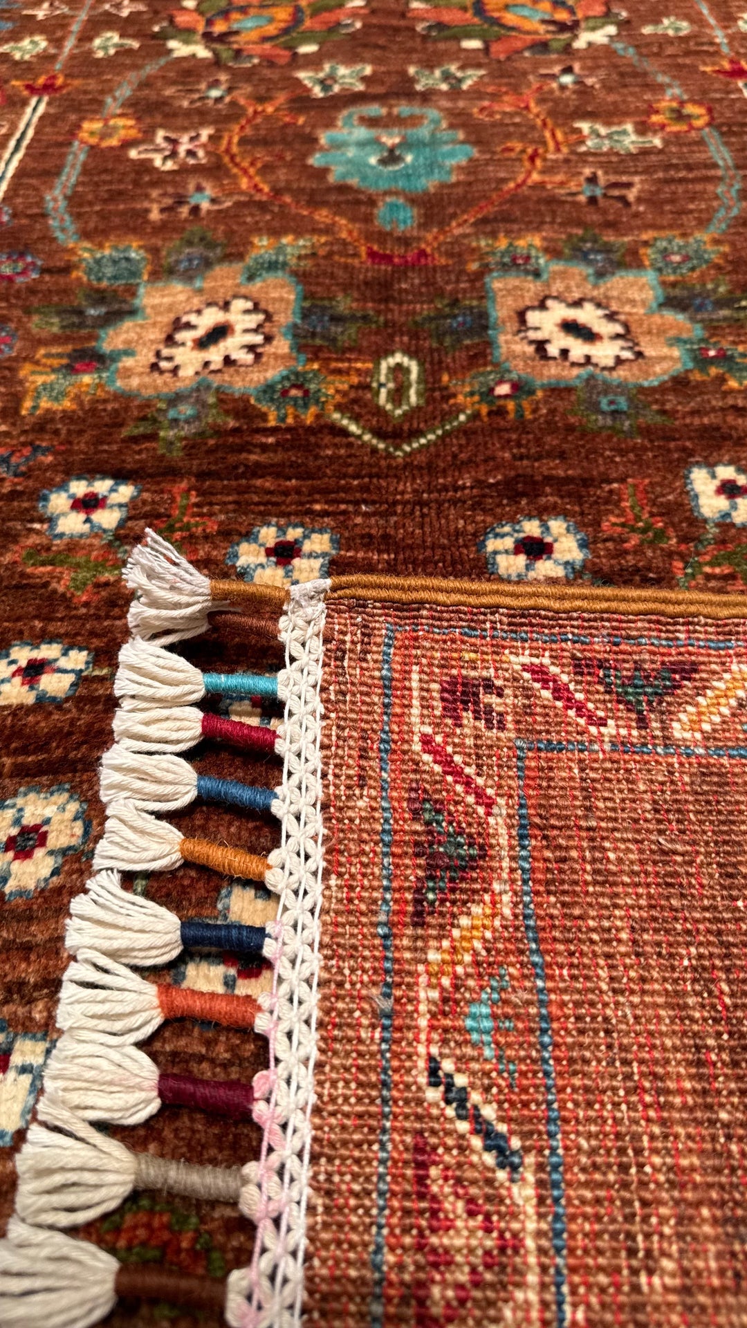 SULTANİ ÇİÇEKLİ ORJİNAL EL DOKUMASI KAHVERENGİ KÖK BOYA YÜN HALI 121X192 2.32 METREKARE - 4X6 FT