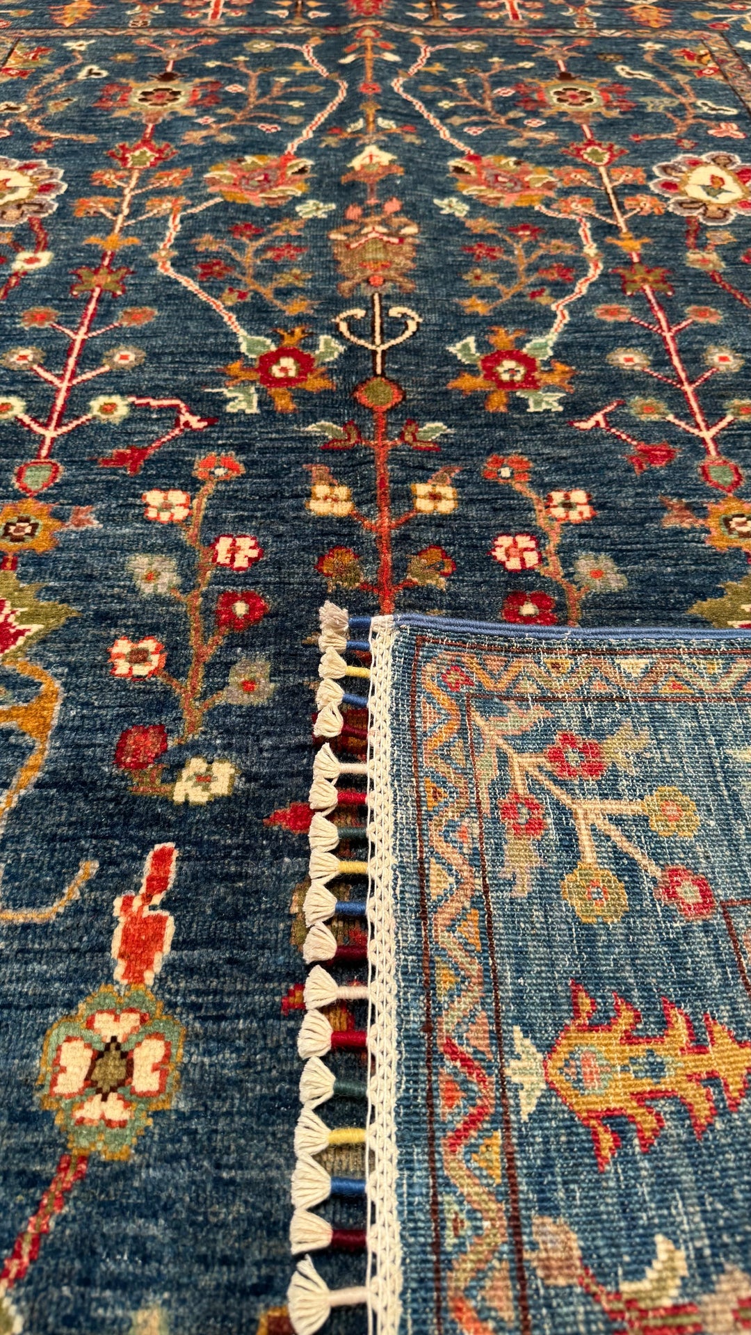 SULTANİ ÇİÇEKLİ ORJİNAL EL DOKUMASI MAVİ KÖK BOYA YÜN HALI 127X182 2.31 METREKARE - 4X6 FT