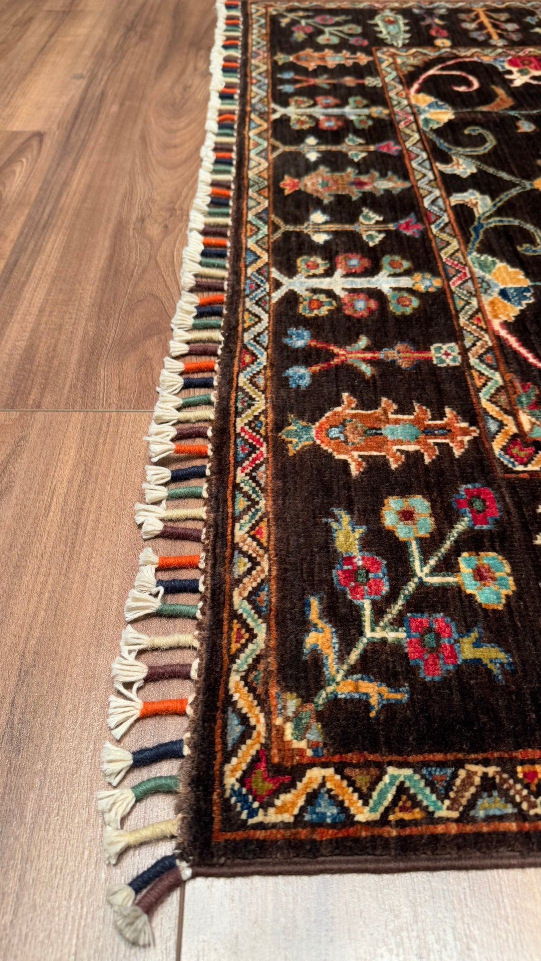 SULTANİ ÇİÇEKLİ ORJİNAL EL DOKUMASI SİYAH KÖK BOYA YÜN HALI 126X177 2.23 METREKARE - 3X5 FT