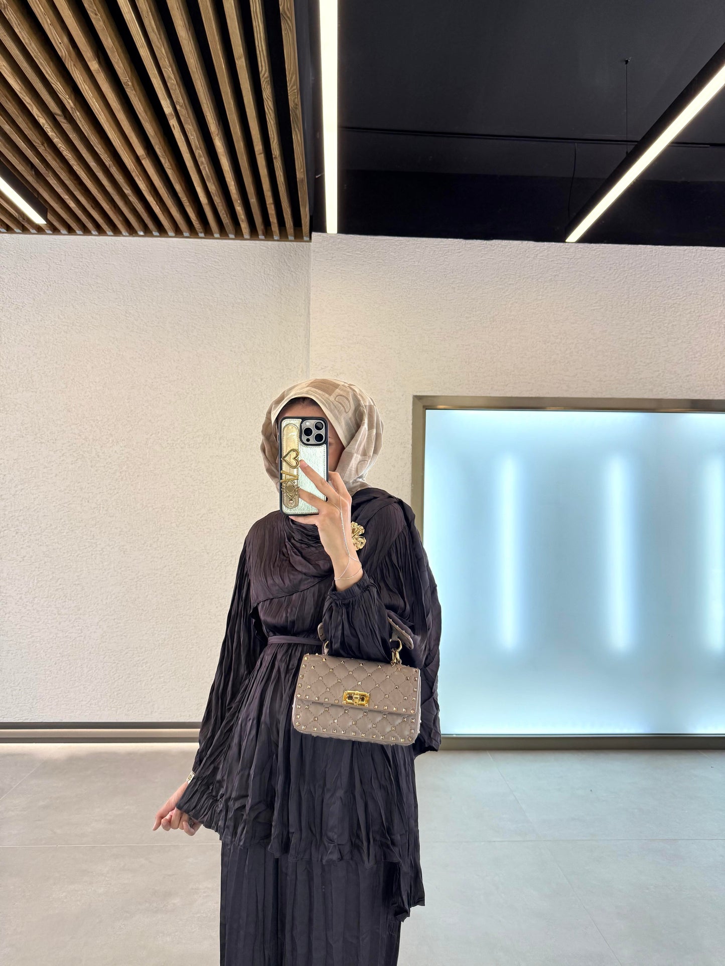Crinkled Satin Silk Shawl Collar Set in Dark Brown
