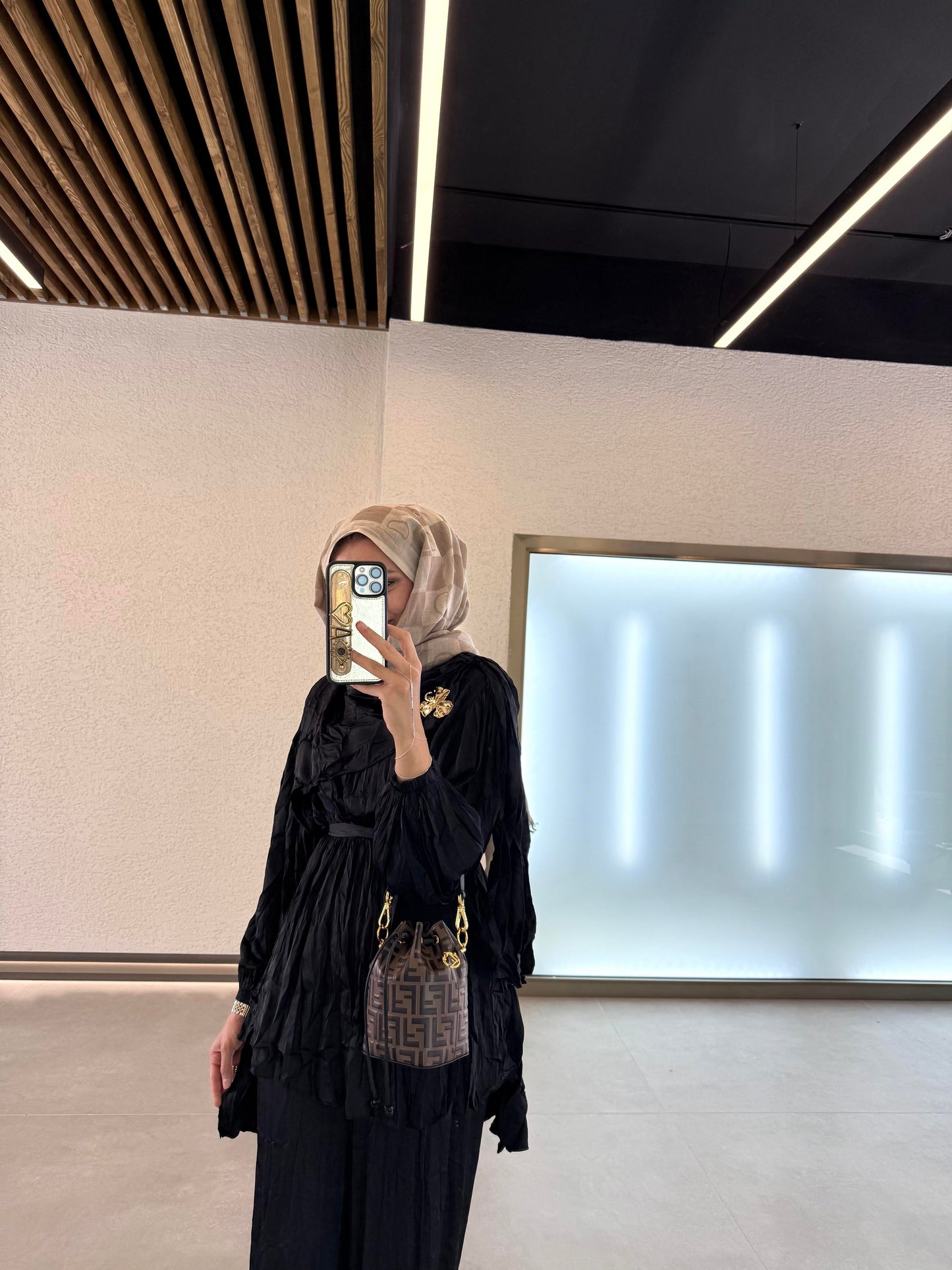 Crinkled Satin Silk Shawl Collar Set in Black
