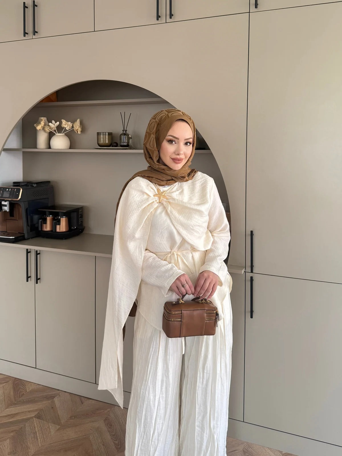 Starfish Brooch Cape Detail Muslin Trouser Set