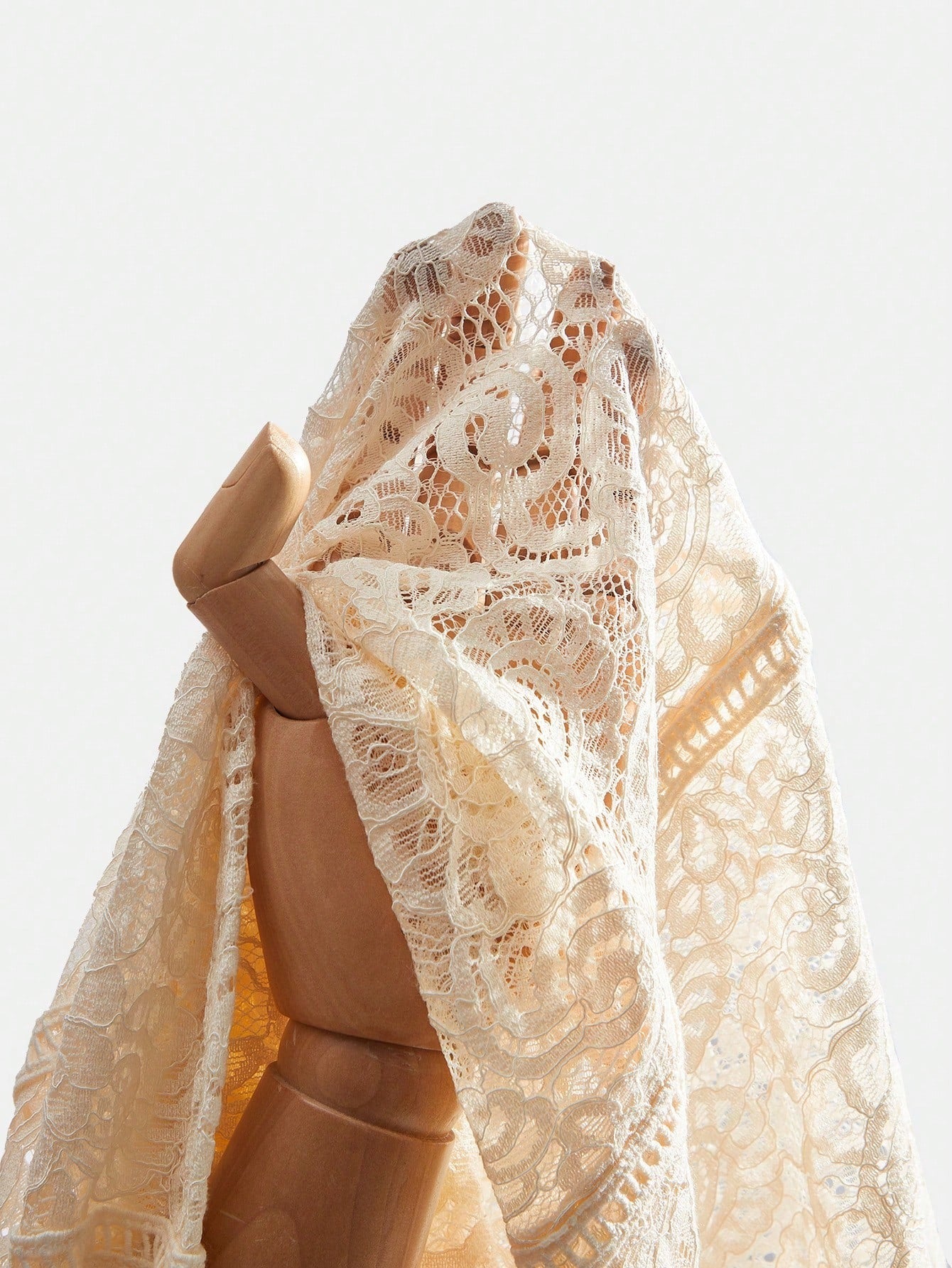 Long‑Sleeve Rose Lace Maxi Dress – Cream