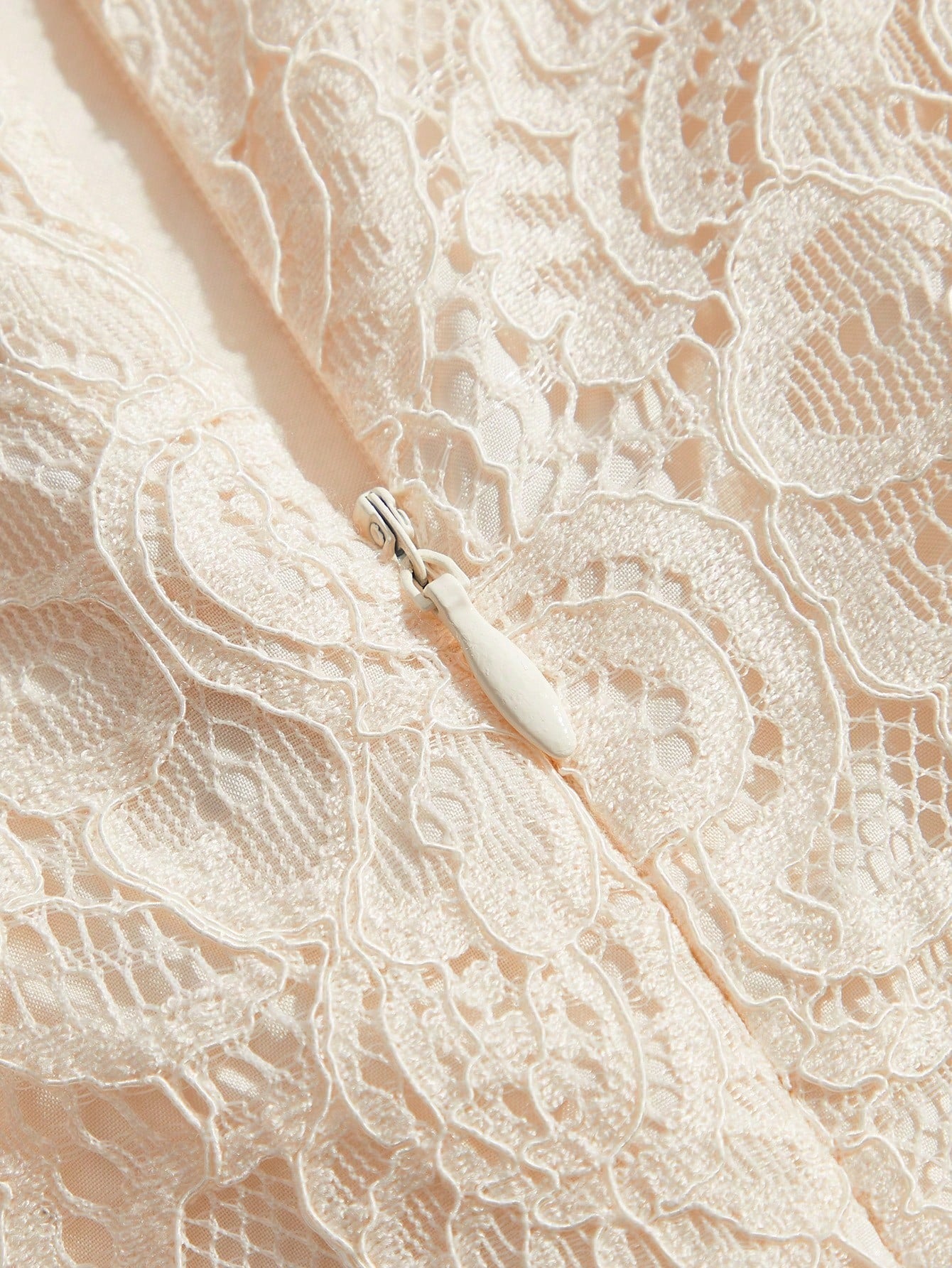 Long‑Sleeve Rose Lace Maxi Dress – Cream