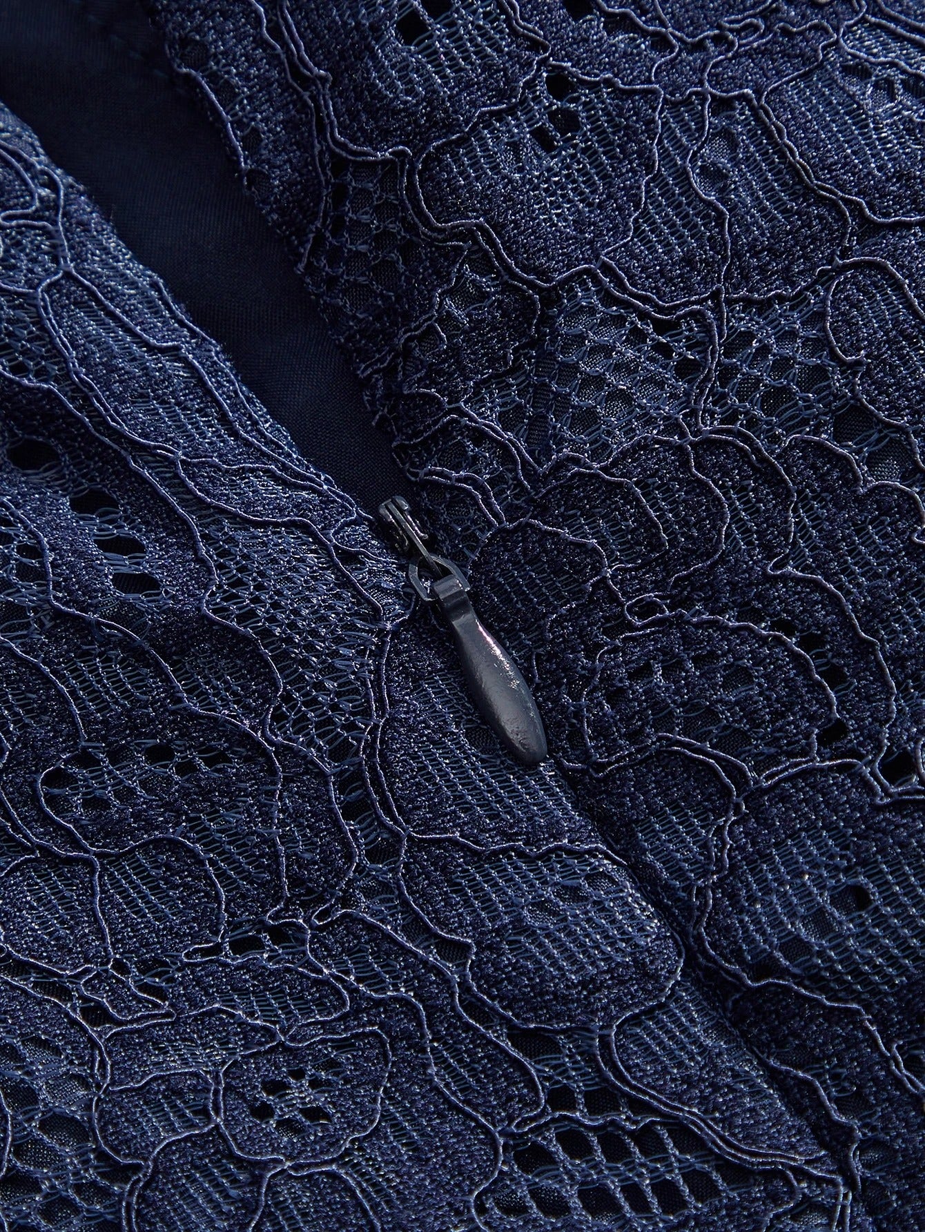 Long‑Sleeve Rose Lace Maxi Dress – Navy Blue