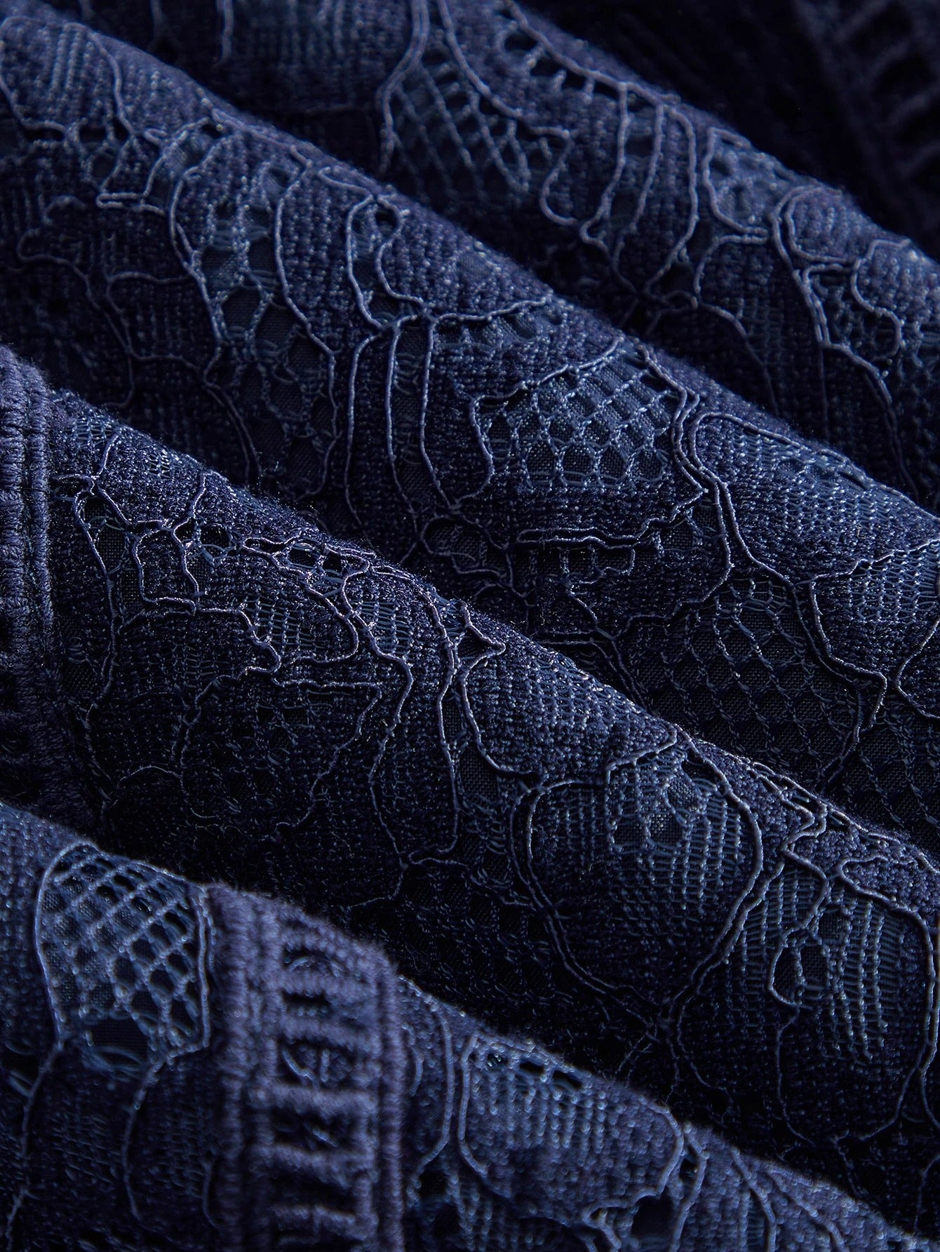 Long‑Sleeve Rose Lace Maxi Dress – Navy Blue